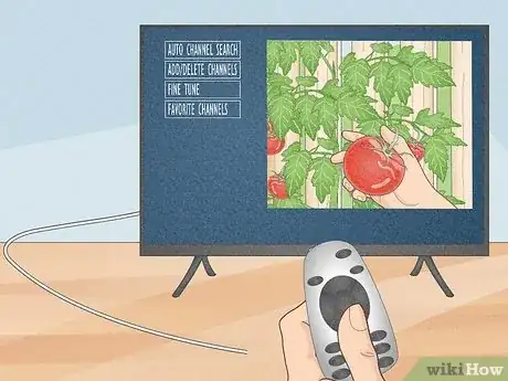 Imagen titulada Make a TV Antenna with a Coat Hanger Step 7