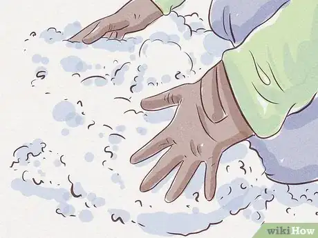 Imagen titulada Make a Snowman Step 2