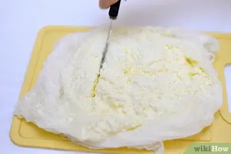 Imagen titulada Make Cheddar Cheese Step 8