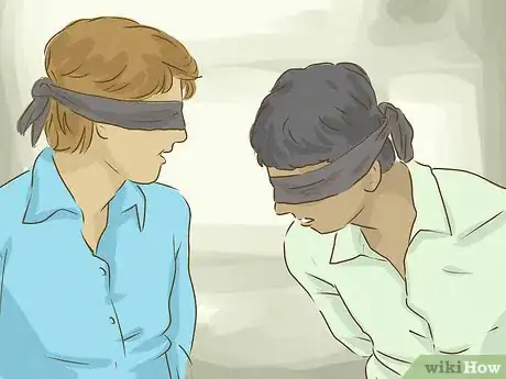 Imagen titulada Survive an Abduction or Hostage Situation Step 11