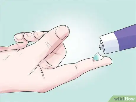 Imagen titulada Soothe a Sore and Irritated Nose After Frequent Blowing Step 1