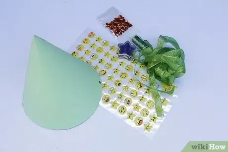 Imagen titulada Make a Cone Hat Step 10