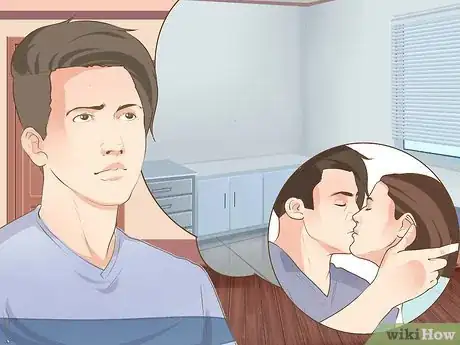 Imagen titulada Kiss Your Girlfriend in Public Step 5