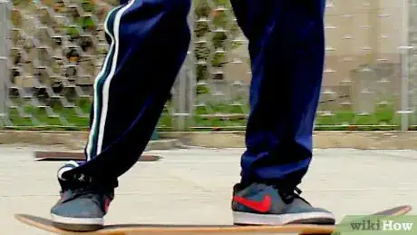 Imagen titulada Pop Shove It Step 1