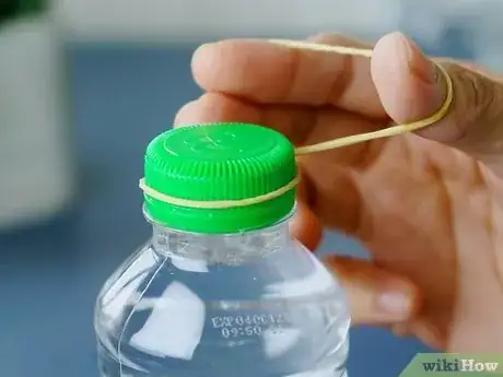 Imagen titulada Open a Bottle of Water Step 12