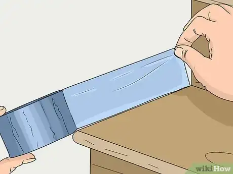 Imagen titulada Stain Stairs Step 5