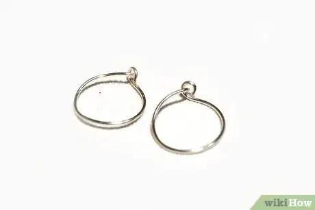 Imagen titulada Make Hoop Earrings Step 5