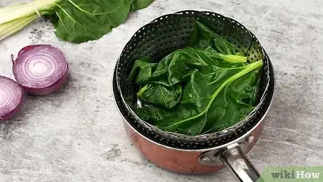 Imagen titulada Prepare and Cook Swiss Chard Step 5