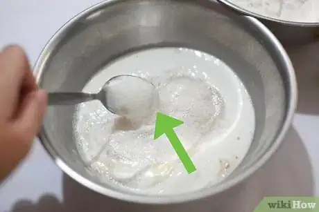 Imagen titulada Make Cinnamon Roll Sticks Step 3