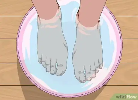 Imagen titulada Do a Self Pedicure Step 8