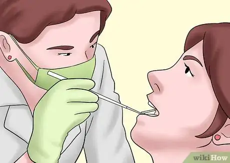 Imagen titulada Brush Your Teeth with a Tongue Piercing Step 10