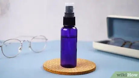 Imagen titulada Get Stains Off Eyeglasses Step 6