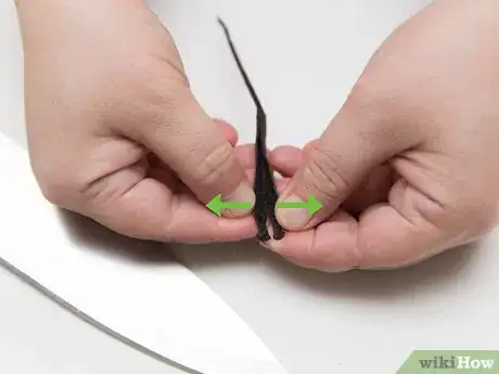 Imagen titulada Use a Vanilla Bean Step 2