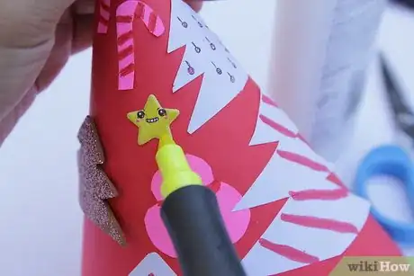 Imagen titulada Make a Cone Hat Step 21