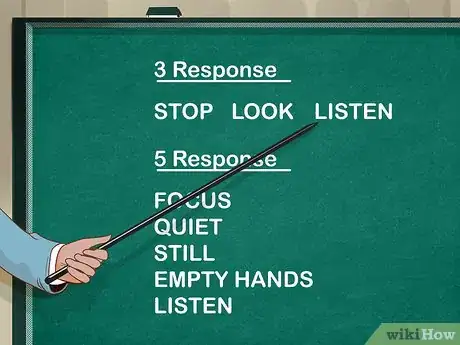 Imagen titulada Quiet a Classroom Step 3