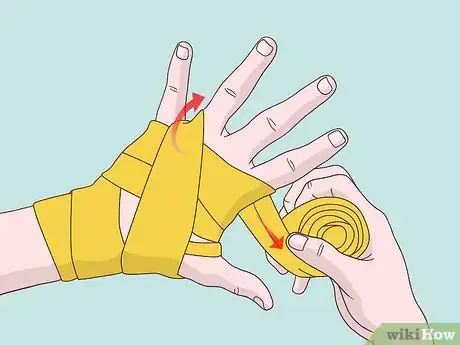 Imagen titulada Wear Hand Wraps Step 4