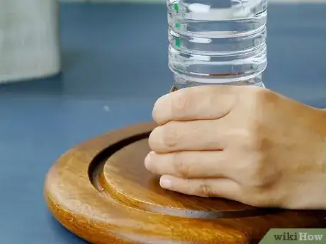 Imagen titulada Open a Bottle of Water Step 16