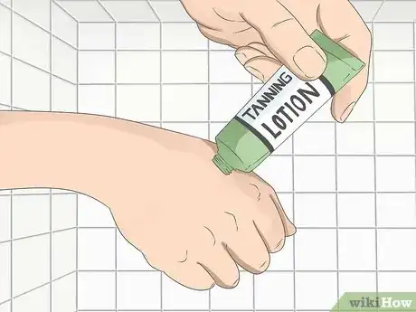 Imagen titulada Maintain a Tan During Winter Step 4