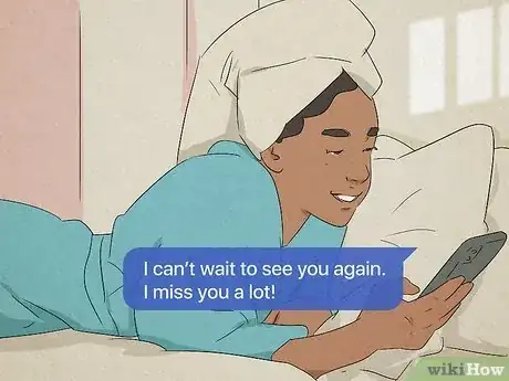Imagen titulada Show Your Boyfriend You Love Him over Text Step 6