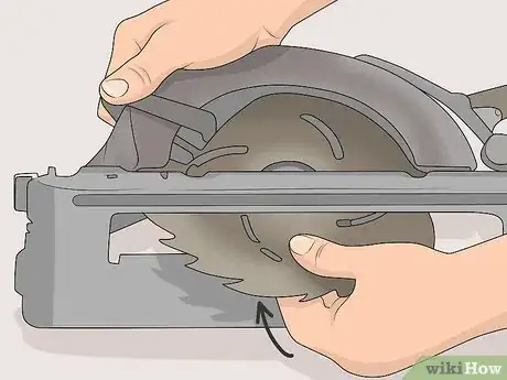 Imagen titulada Cut Cinder Block Step 3