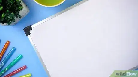 Imagen titulada Clean a Whiteboard Step 5