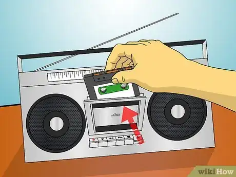 Imagen titulada Clean a Cassette Deck Step 1