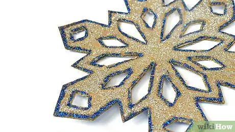 Imagen titulada Use Glitter Glue Step 7