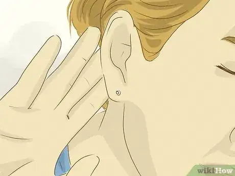 Imagen titulada Attract a Cancer Man Step 17