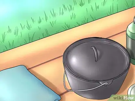 Imagen titulada Season a Dutch Oven Step 1