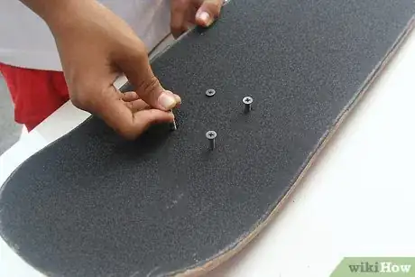 Imagen titulada Build a Skateboard Step 12