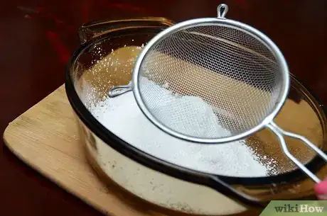 Imagen titulada Sift Powdered Sugar Step 8