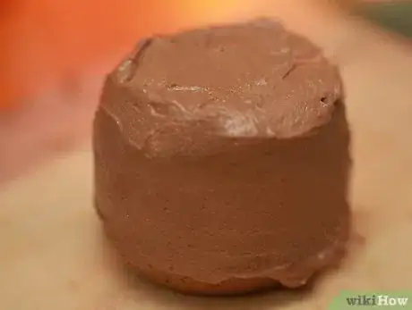 Imagen titulada Frost a Double Layer Cake Step 7