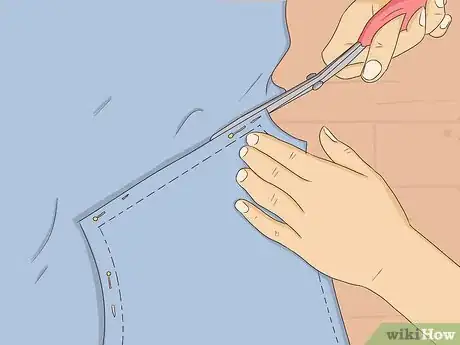 Imagen titulada Make a Ballgown Step 11