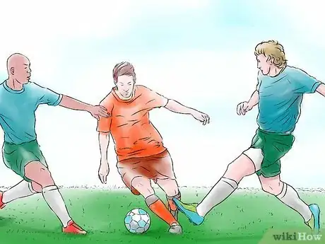 Imagen titulada Be a Good Central Midfielder in Soccer Step 6