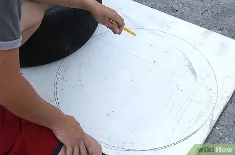 Imagen titulada Make a Wooden Shield Step 3