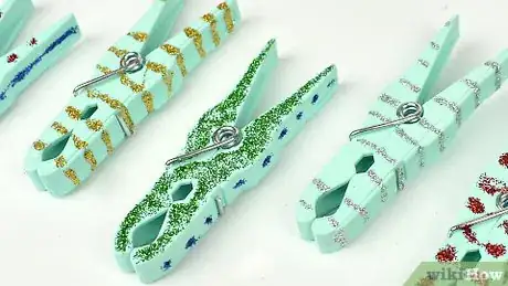 Imagen titulada Use Glitter Glue Step 6
