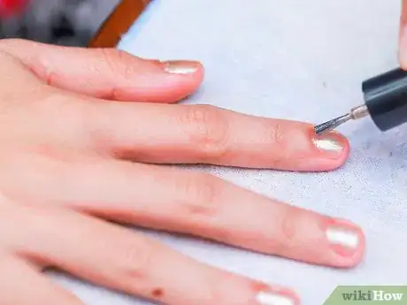 Imagen titulada Make Your Nails Grow Faster and Keep Your Hands Soft Step 5