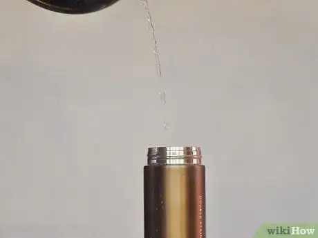 Imagen titulada Remove Musty Odors from Vacuum Flasks Step 6