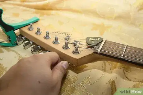 Imagen titulada Take Care of a Guitar Step 2Bullet1