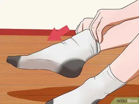 Imagen titulada Cure Numbness in Your Feet and Toes Step 3