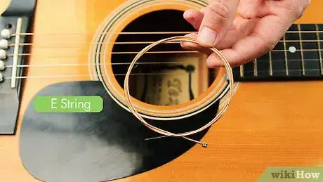 Imagen titulada String an Acoustic Guitar Step 5
