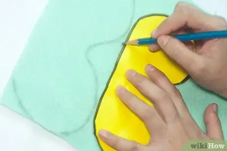Imagen titulada Make Eye Mask in a Few Minutes Step 2