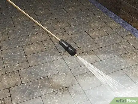 Imagen titulada Clean a Stone Patio Step 3