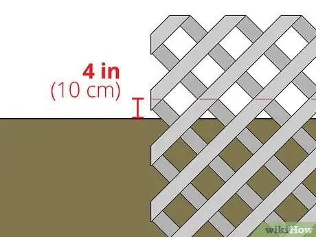 Imagen titulada Cut Plastic Lattice Step 9