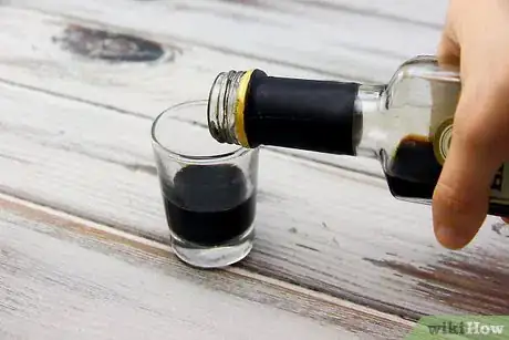 Imagen titulada Make a B 52 Layered Shot Step 1