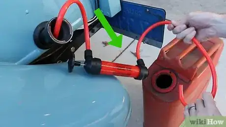 Imagen titulada Drain the Gas Tank of Your Car Step 2