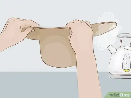 Imagen titulada Shape a Cowboy Hat Step 5