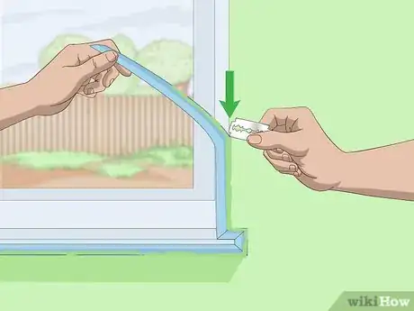 Imagen titulada Create Clean Paint Edges on Interior Walls Step 7