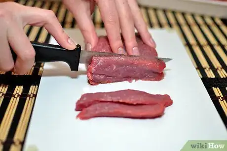 Imagen titulada Pound Meat to a Desired Thickness Step 4