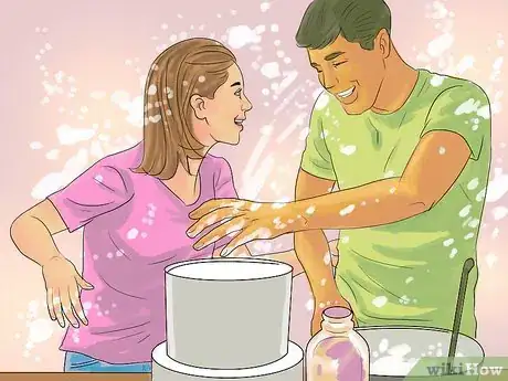 Imagen titulada Act Silly with Your Boyfriend Step 4